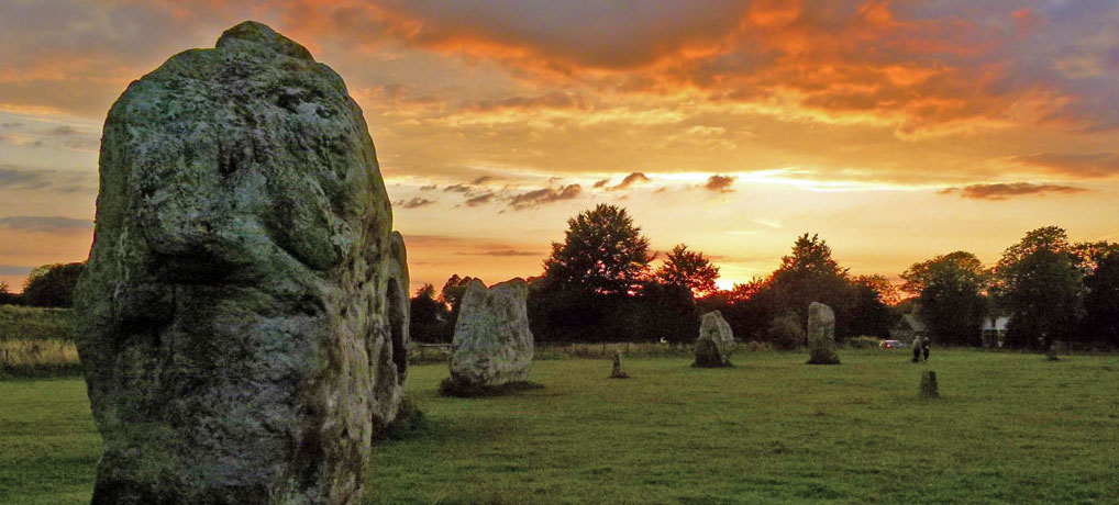 Avebury Henge - A Bit About Britain