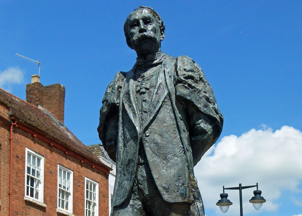 Elgar statue in Worcester