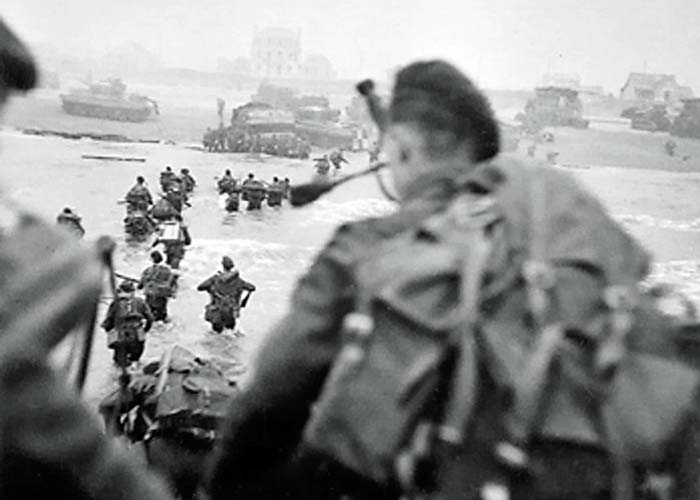 Commandos landing on D-Day