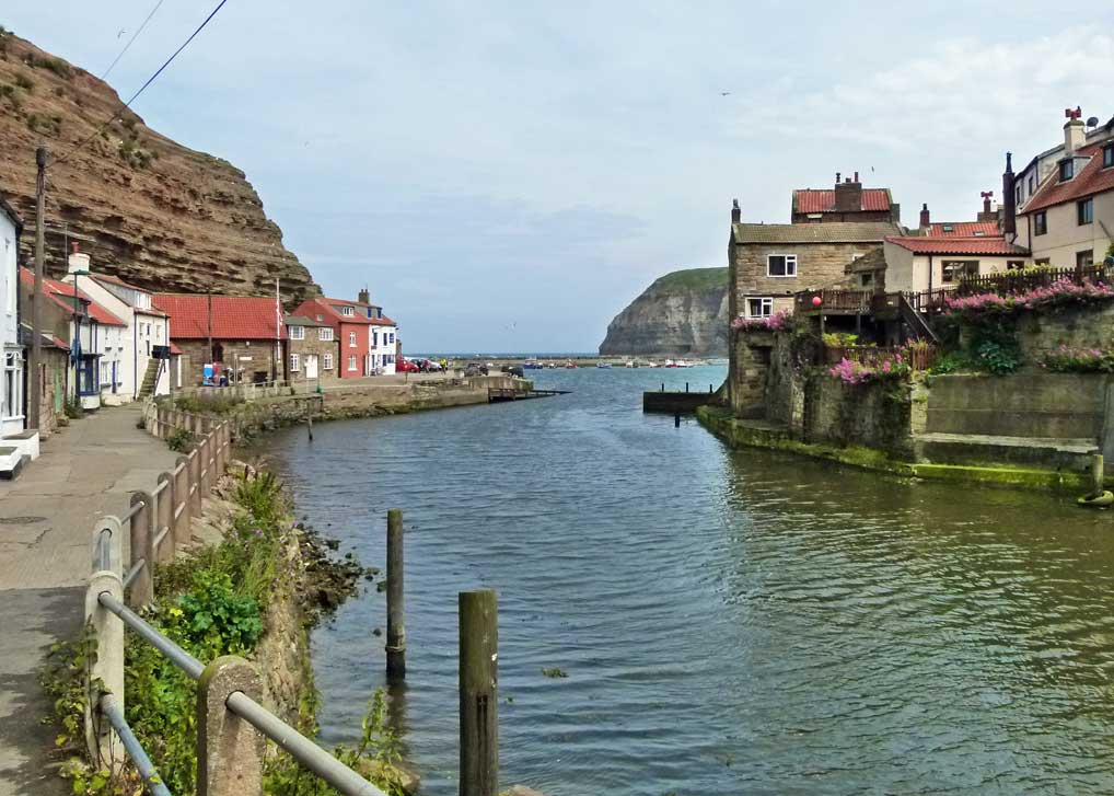 Staithes, holiday cottages, Captain Cook
