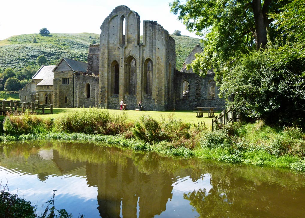 Valle Crucis Abbey Valle Crucis Abbey, Llangollen